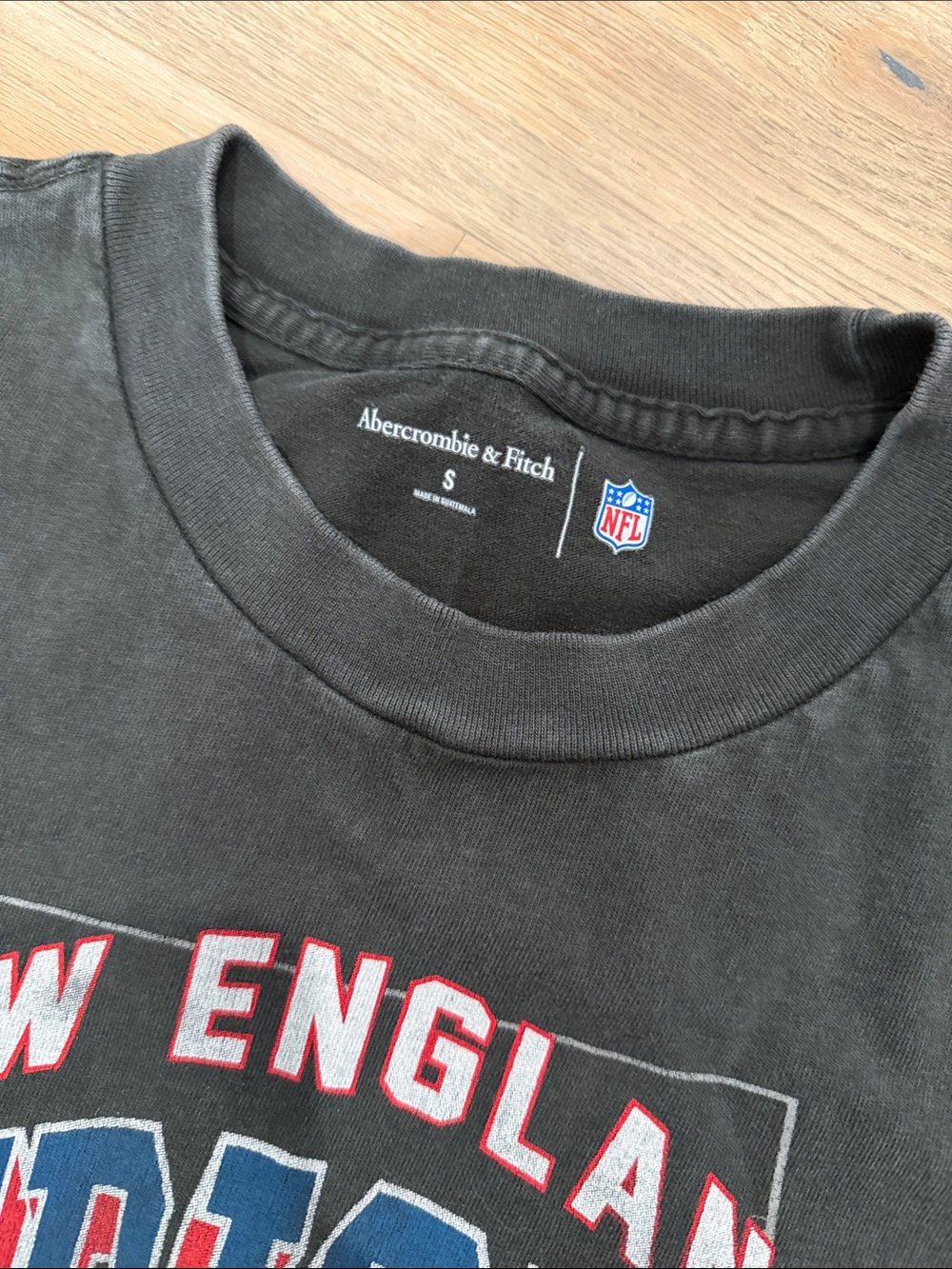 Abercrombie New England Patriots T-Shirt - Super Bowl Champions S - Picture 3 of 4